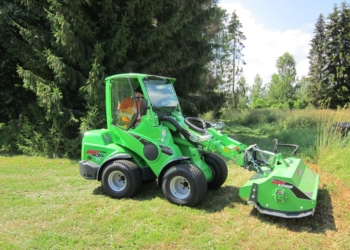 Niitmisteenus vasarniidukiga